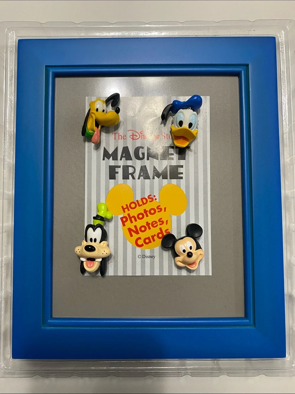 Disney NWT 2001 Magnet Photo Frame with Mickey, Donald, Goofy & Pluto